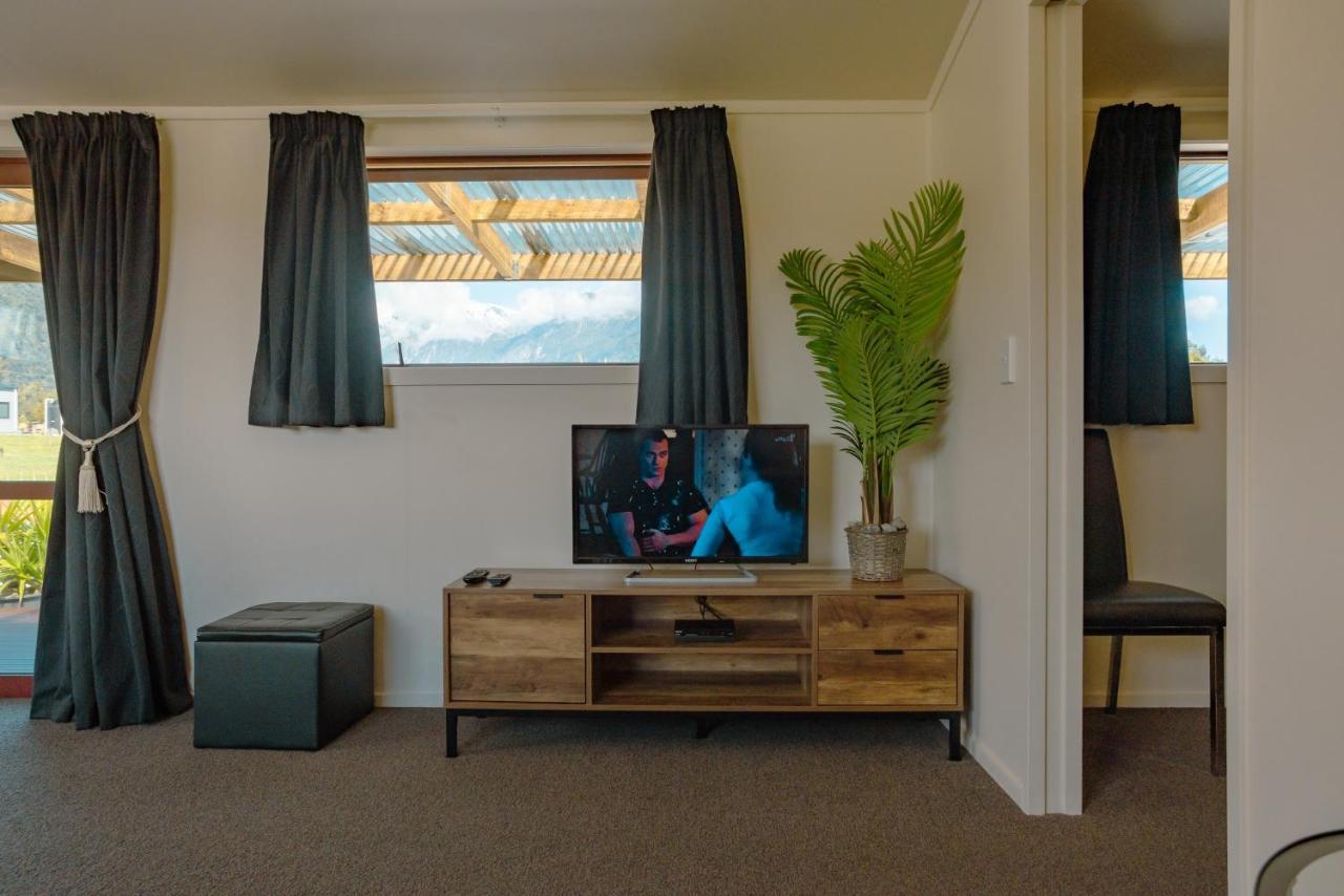 Te Awa Cottages ฟรานซ์โจเซฟ ภายนอก รูปภาพ
